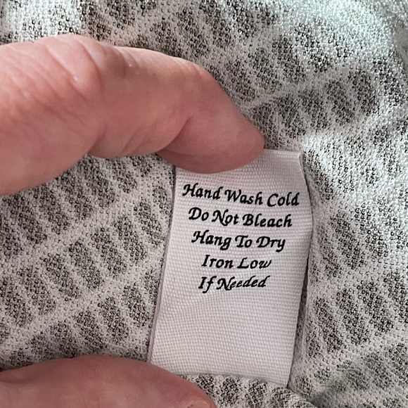 Mine geometrical design blouse size medium - Picture 10 of 10